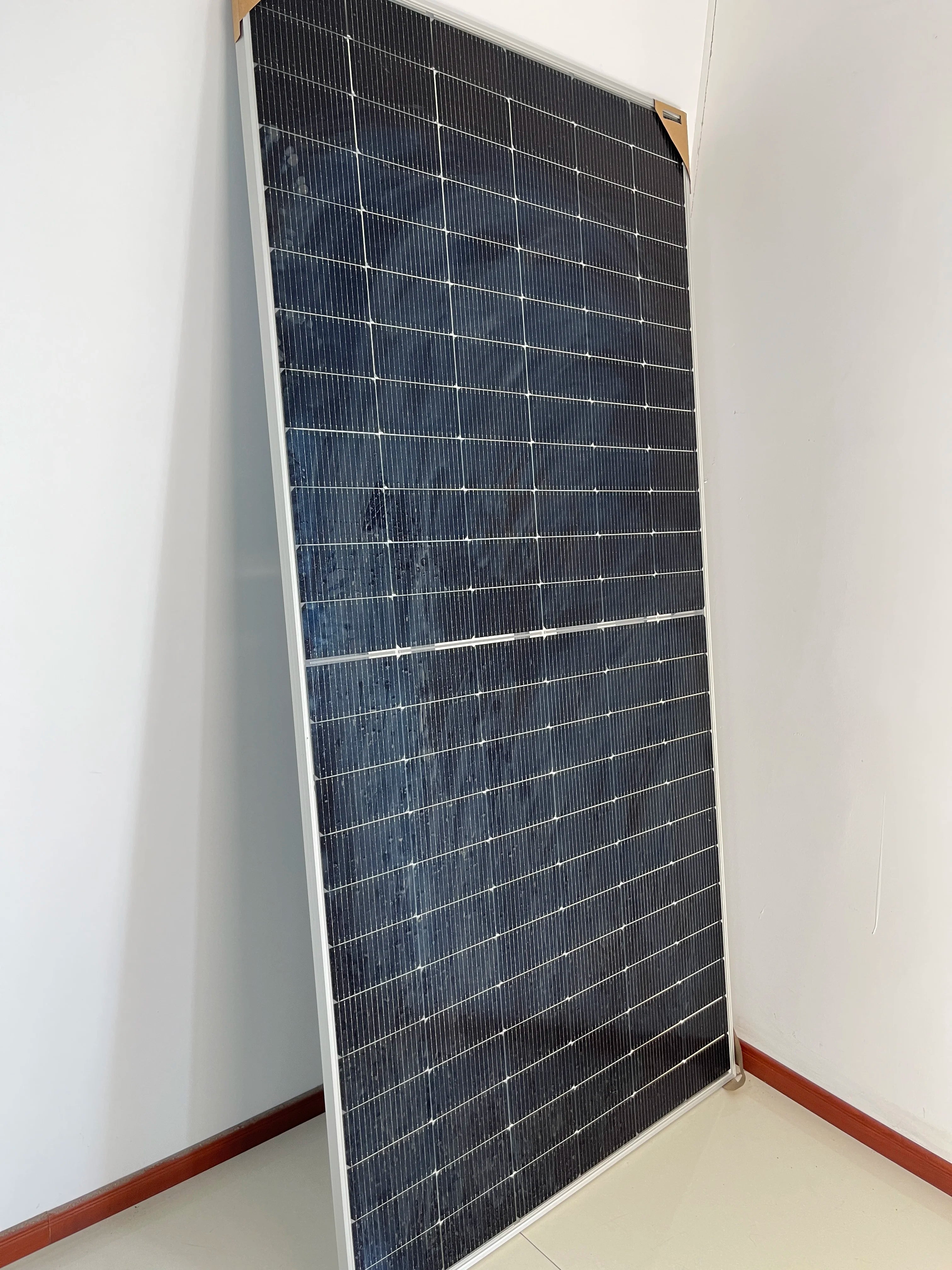 JINKO  620W 590W Bifacial Solar Panel Half Cell,Bifacial,Double-glass,All Black,MWT,N-TYPE,TOPCON