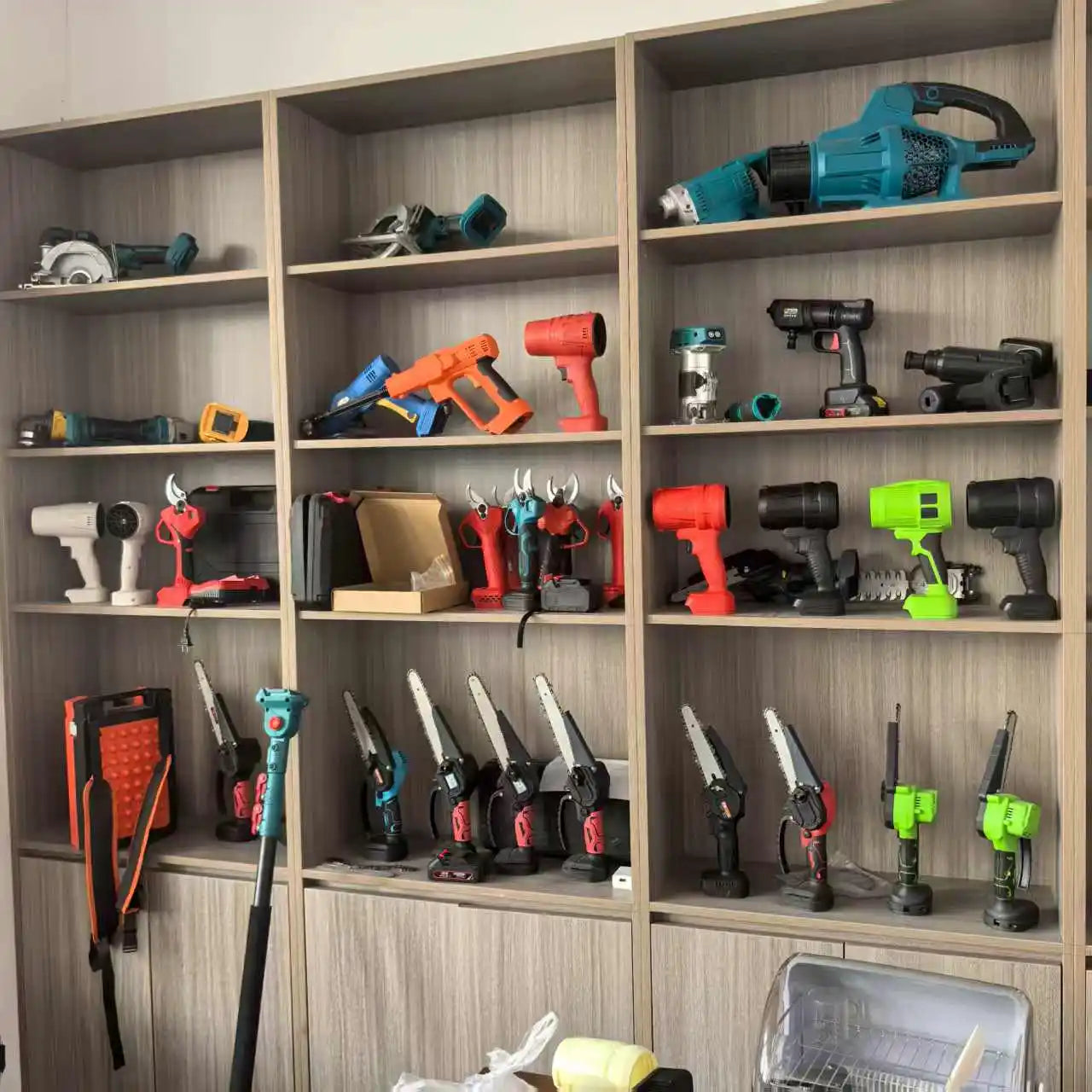 Cisivis S-5. Professional Industrial Grade Multi-in-One Retractable Electric Cleaning Brush 21V 50/60Hz 1 Year Warranty Bathroom
