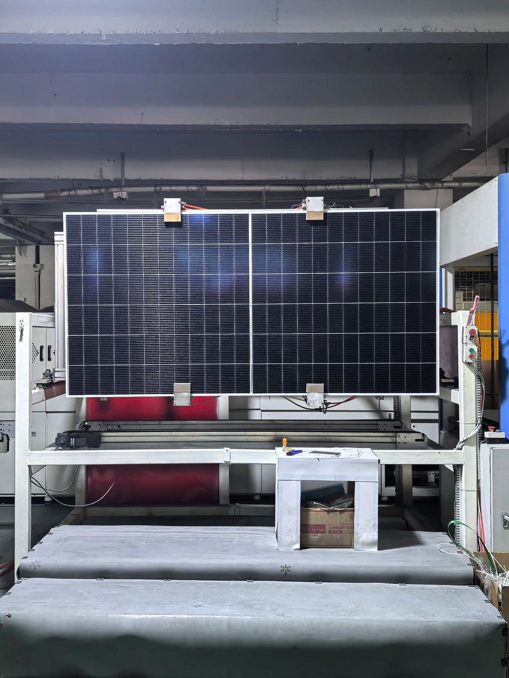 Factory Direct Solar Panels 550W 590W 600W 700W High Efficiency PV Module Chinese Factory Direct Shipping